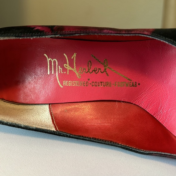 Herbert Levine Vintage Pumps - Picture 3 of 8